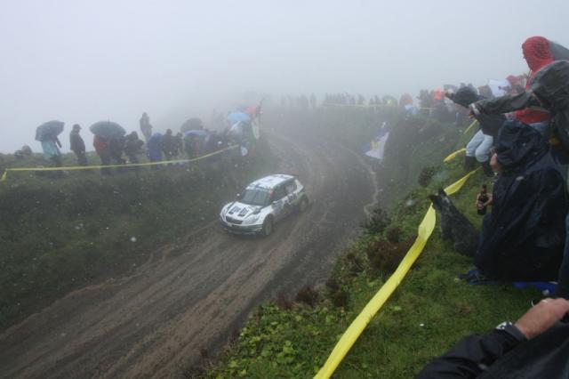 Moura salta para o pódio, Kopecky vence nos Graminhais