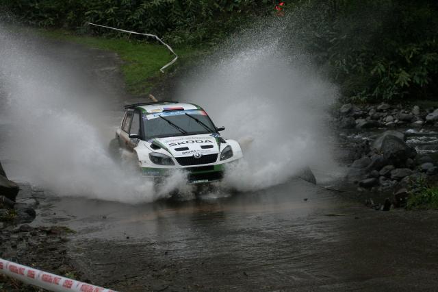 Kopecky alarga vantagem para Breen, Moura cada vez mais "terceiro"