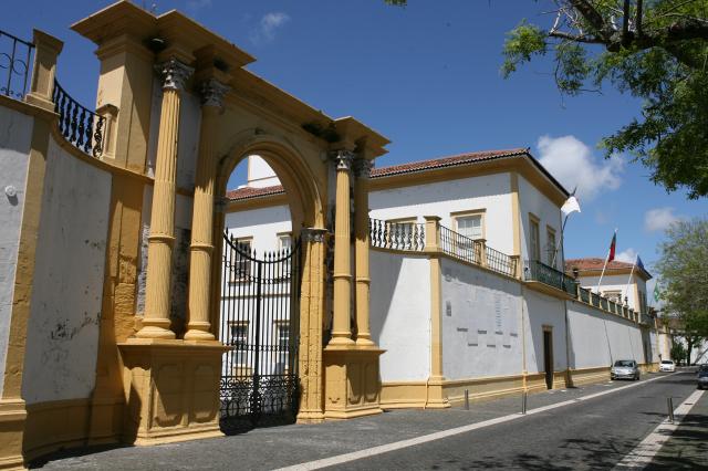 Governo lança concurso de 8,1 ME para ampliar Escola Antero de Quental