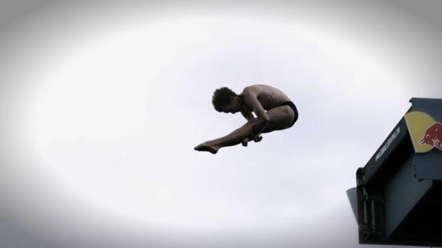 Lago da Serpente recebe a elite mundial dos saltos para a água