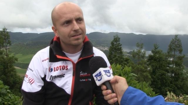 Nevoeiro 'complica' reconhecimentos do rali (vídeo)