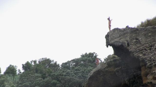 Artem Silchenko lidera competição masculina (vídeo)