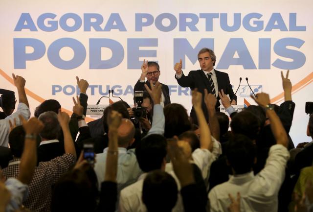 PSD e CDS-PP celebram projeções com gritos de "vitória, vitória"