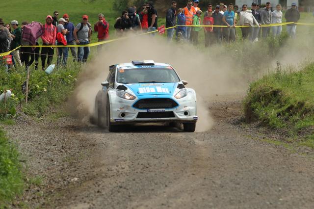 Moura na liderança a duas classificativas do fim do rali