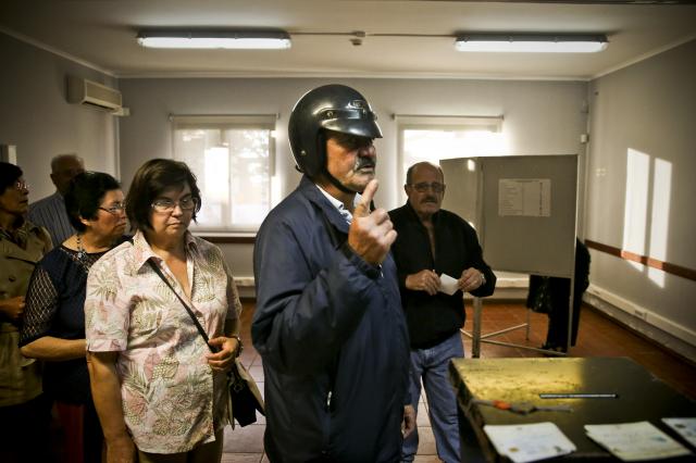 Afluência às urnas até às 11:00 rondava os 7,47%