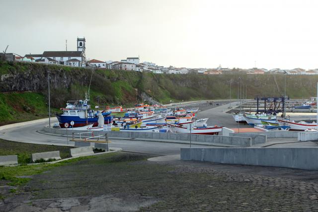 Fechados três portos na ilha de São Miguel