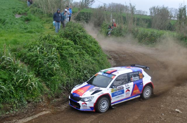Moura desiste na lagoa de São Brás, Magalhães cada vez mais líder