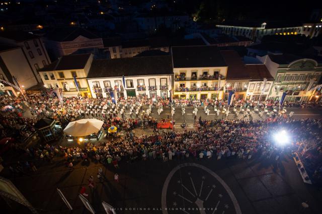 Angra vive as Sanjoaninas com recorde de marchas