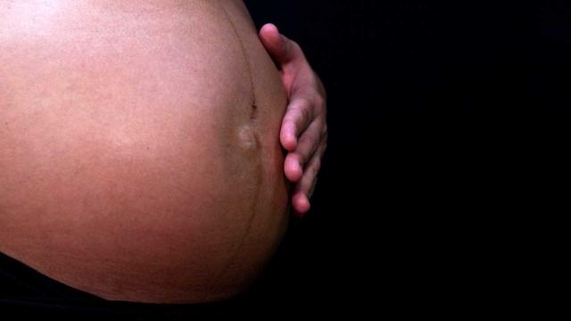 Mais mães nos Açores têm filhos a partir dos 40 anos