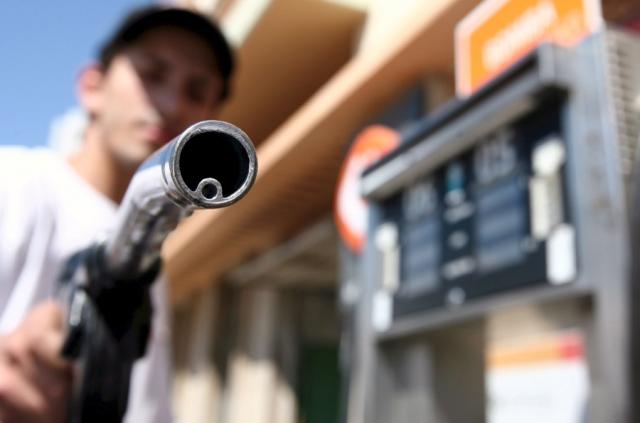 Gasolina e gasóleo aumentam 6,9 e 12 cêntimos com redução de ISP nos Açores 