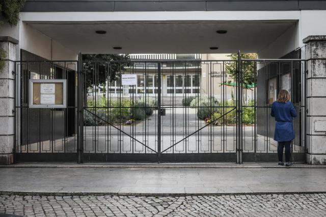 Educação e saúde com adesão significativa à greve 