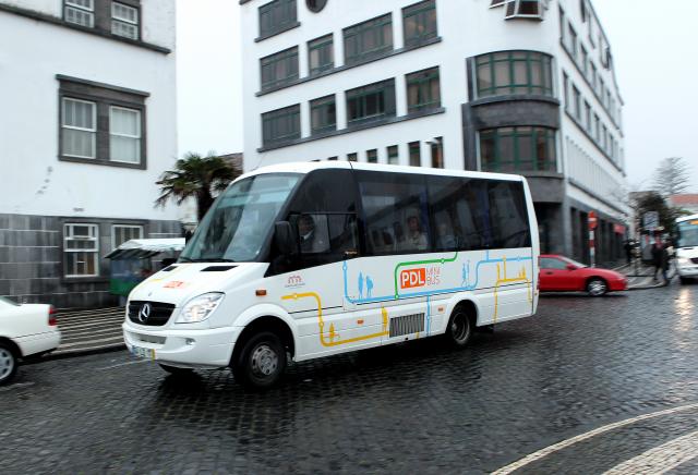 Serviço de Minibus gratuito para incentivar o uso dos transportes públicos