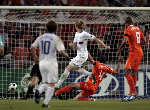 Rússia pela primeira vez nas "meias" com Hiddink como "traidor do ano"