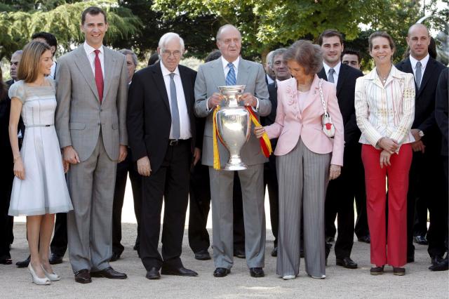 Campeã europeia recebida pela família real e primeiro-ministro