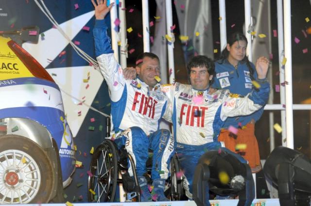 Milhares aplaudiram os concorrentes do SATA Rallye