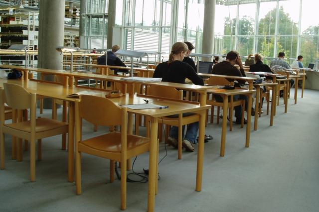 14,2% das pessoas entre 15 e 34 anos na UE abandonaram a escola pelo menos uma vez