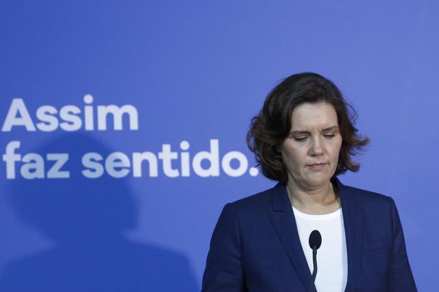 Cristas assume derrota e a anuncia saída da liderança do CDS-PP