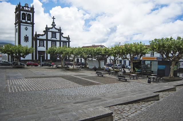 Caminhada divulga património azulejar na Lagoa