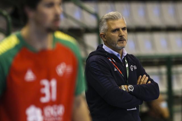 Selecionador de andebol destaca importância de testar novos valores em estágio