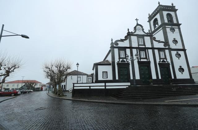 Emigrantes angariam mais de 53 mil euros para igreja de Rabo de Peixe