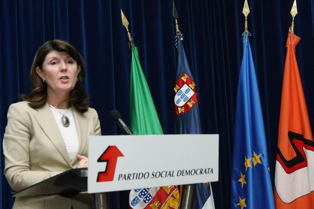 Berta tem de 'descolar'  de Ponta Delgada