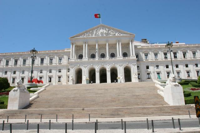 PS marca para 18 de fevereiro apreciação parlamentar para revogar novo regime do subsídio de mobilidade