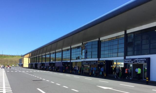 Decretados serviços mínimos nos voos de Açores e Madeira para greve da função pública