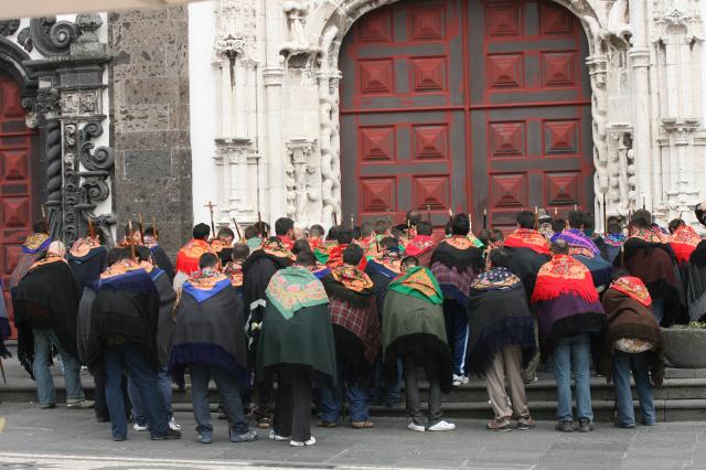 As funções que organizam um rancho de romeiros