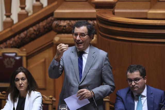 Governo "quer intensamente acordo" na legislação laboral