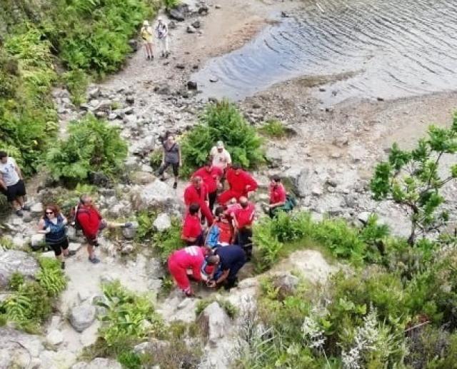 Governo dos Açores rejeita taxar resgates a turistas nos trilhos