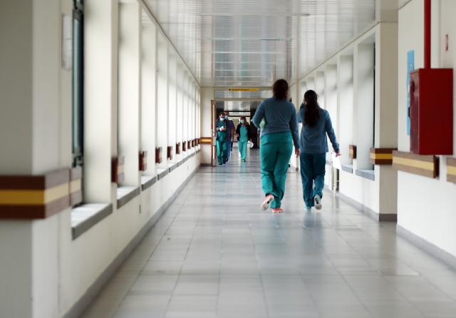 Horários fixos pesam mais do que salários para enfermeiros do SNS