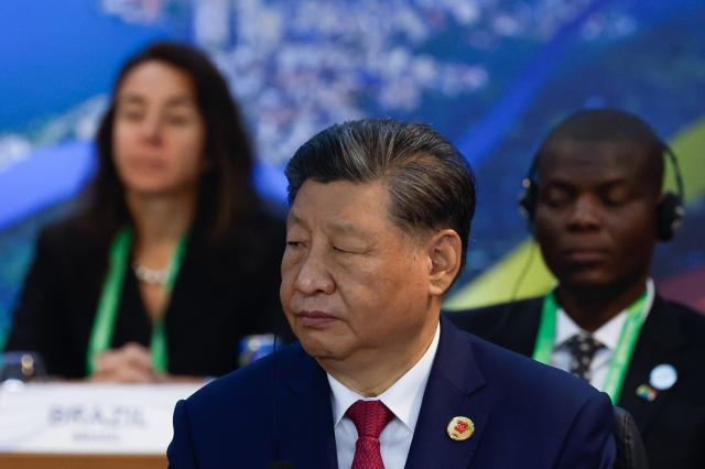 Xi quer trabalhar com a líder da oposição de Taiwan para “procurar a paz no estreito”