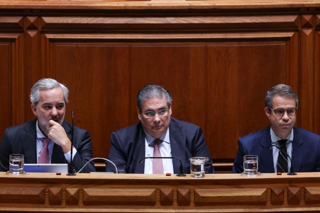 Governo avisa para "restrição orçamental" e apela à oposição que não desvirtue proposta 