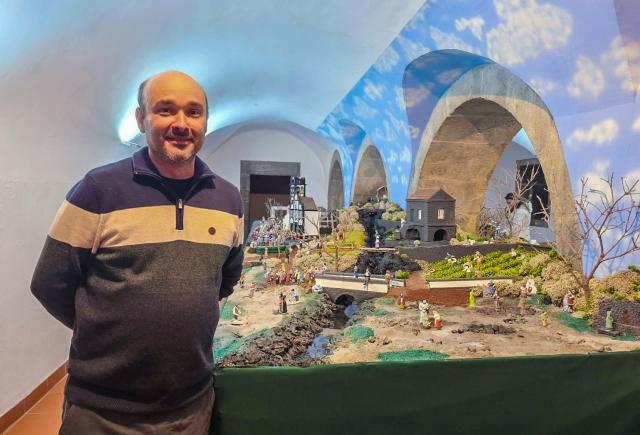 Arte bonecreira exaltada em presépio tradicional na Lagoa