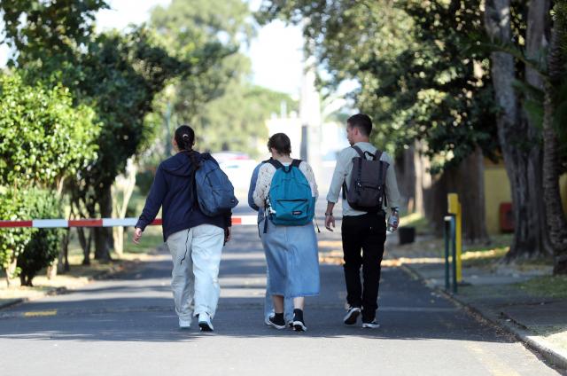 Bolsas pagas a 450 estudantes açorianos do ensino superior