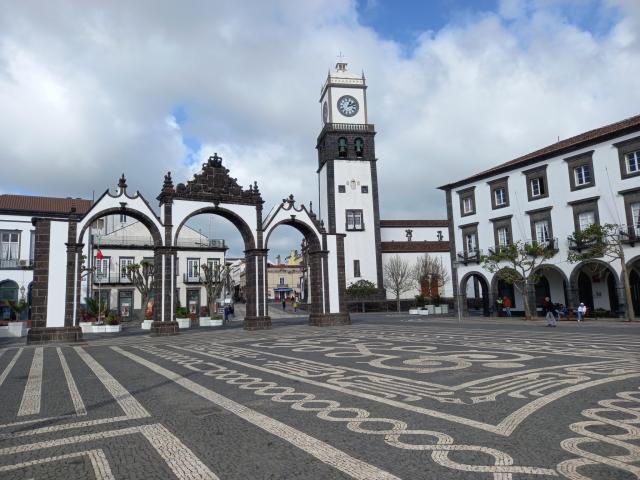 Brampton acolhe réplica das Portas da Cidade