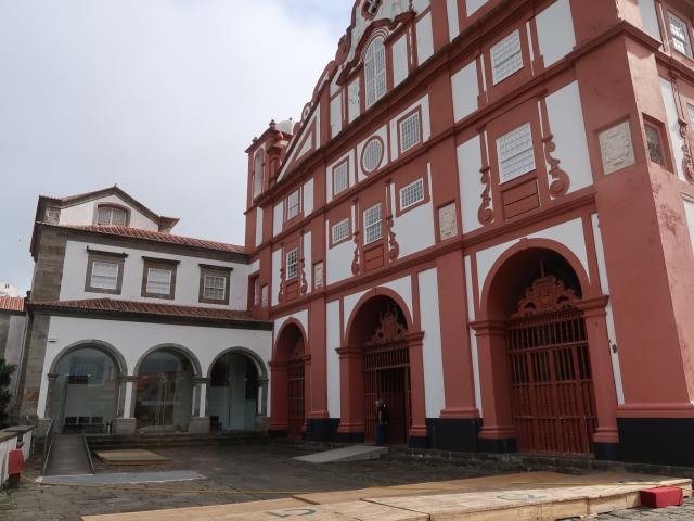 Museu de Angra do Heroísmo acolhe 60 obras do pintor luso-canadiano Miguel Rebelo doadas pelos herdeiros