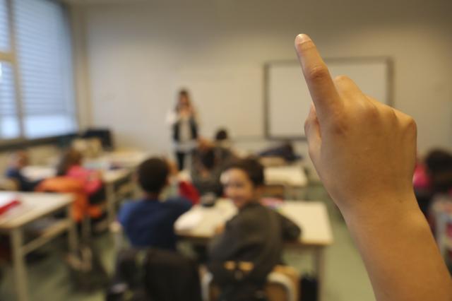 Contar pelos dedos ajuda crianças a desenvolver competências matemáticas mais avançadas