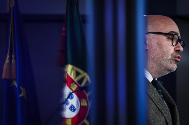 República volta a adiar obrigação de não-dívida para reembolso do SSM