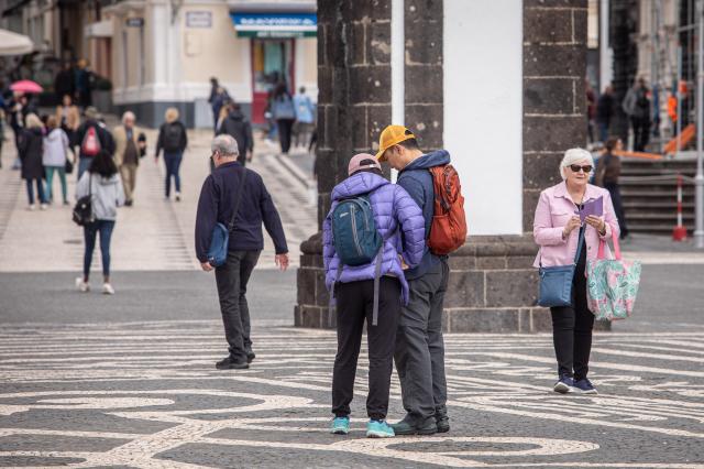 Número de turistas chegados a Portugal cresce 3,3% para 29,9 milhões em 2025