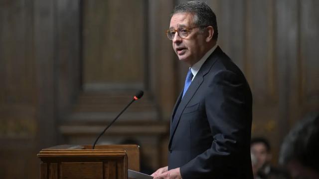 Seguro defende que país deve “continuar a cooperar” com os EUA