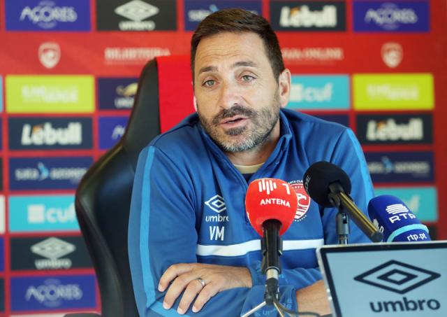 Treinador do Santa Clara diz que enfrentar Sporting é “motivo extra de superação”