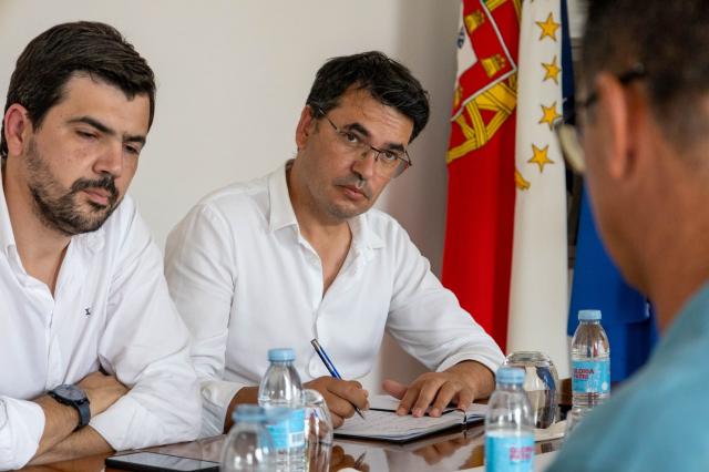 Câmara da Ribeira Grande denuncia descarga poluente em ribeira