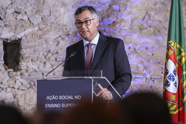 Ministro da Educação visita aos Açores