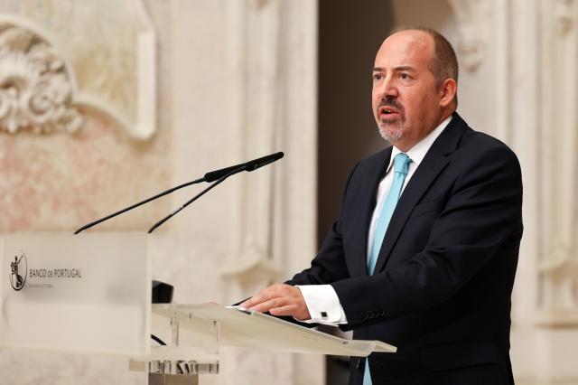 Banca tem de garantir suficientes caixas automáticas no país 