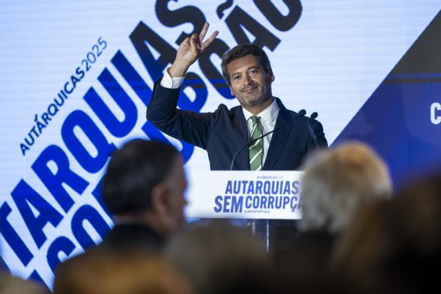 “Não me arrependo” dos cartazes sobre comunidade cigana