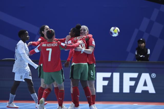 'Bis' de Ana Azevedo 'embala' Portugal no Mundial feminino de futsal