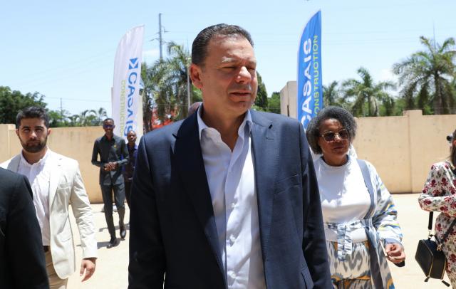 PM diz que “PS tem saudades” de Pinto Luz, que irá “com todo o gosto” ao parlamento