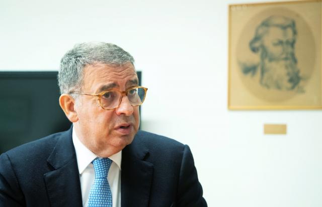 “É preciso encontrar um novo quadro de competências e meios”