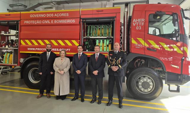 Governo Regional entregou viatura à Associação Humanitária de Bombeiros Voluntários 